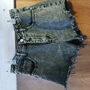 Women's size 6 cut off black denim shorts